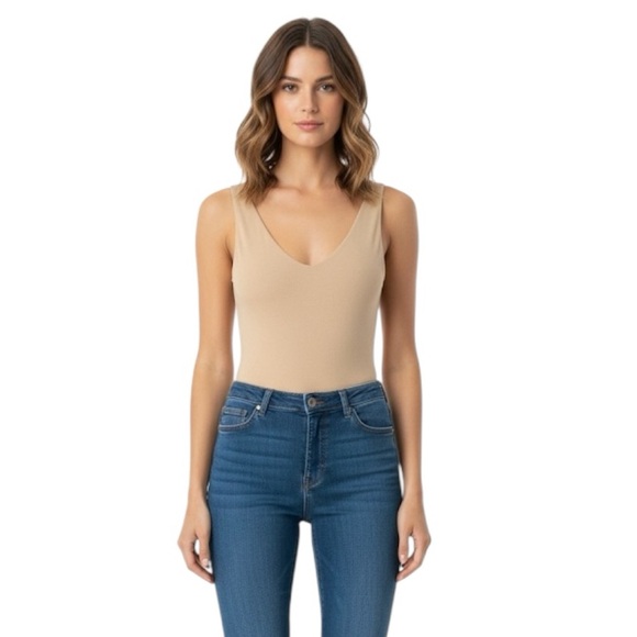 Express body contour bodysuit - Picture 2 of 9